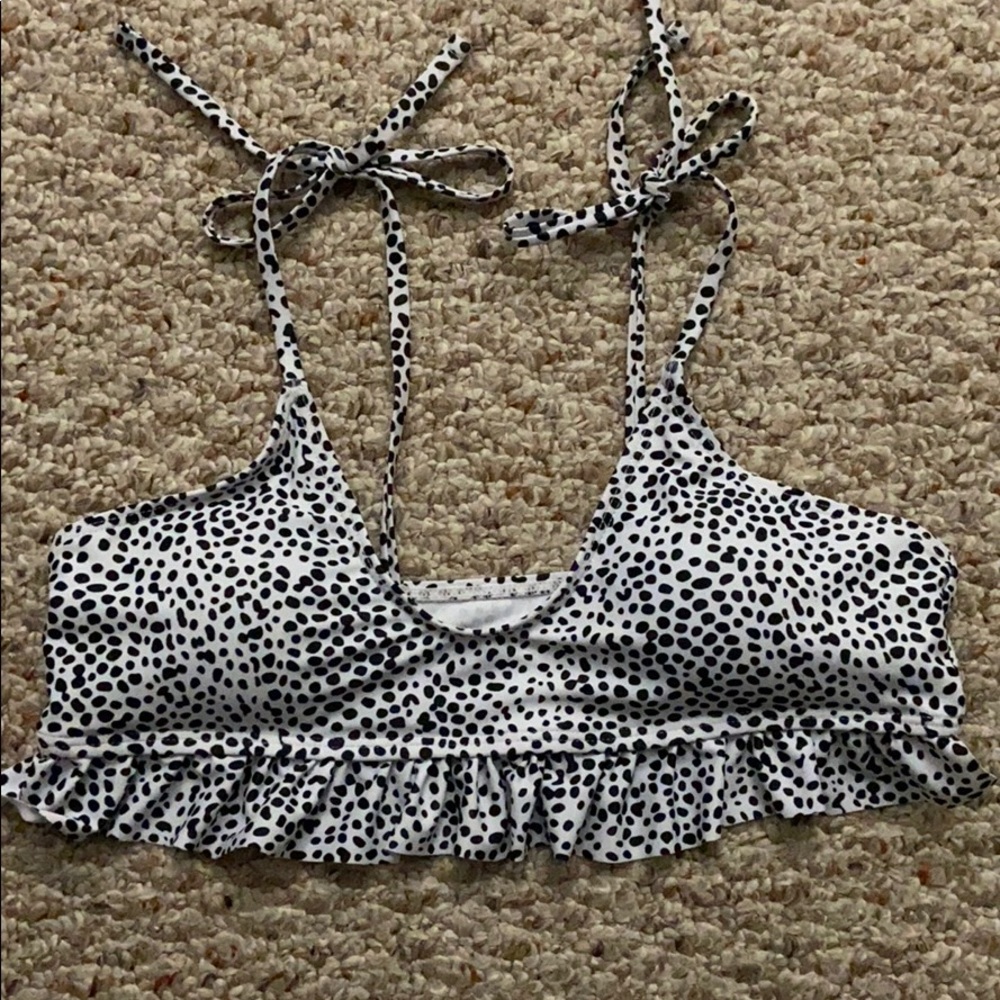 flounce bikini top